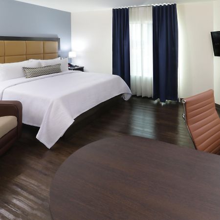Candlewood Suites - Queretaro Juriquilla By Ihg Jurica Ngoại thất bức ảnh