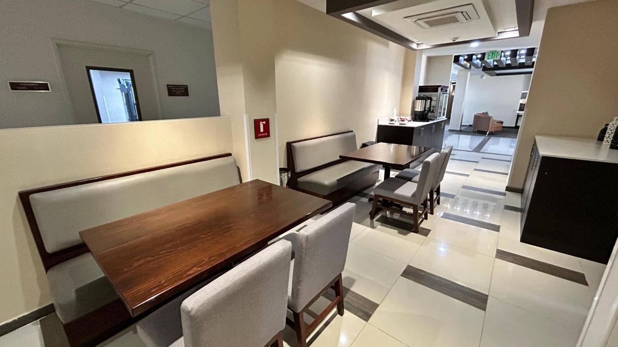 Candlewood Suites - Queretaro Juriquilla By Ihg Jurica Ngoại thất bức ảnh